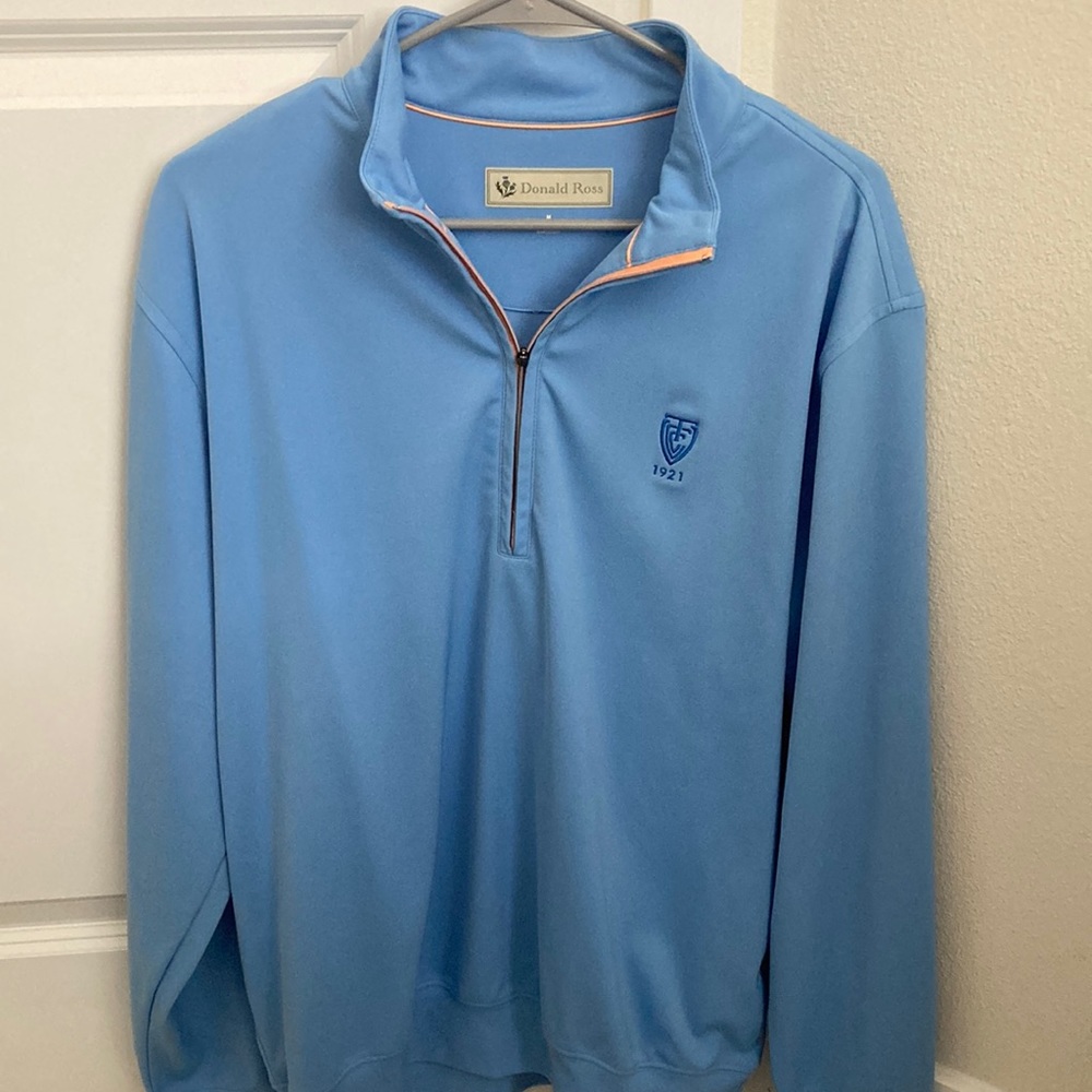 Donald Ross Transit Valley Country Club Men’s Quarter-Zip. Size Medium.